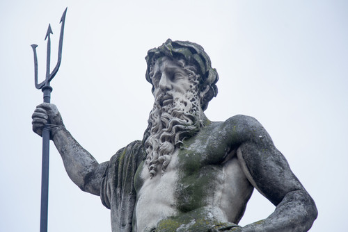 Cine era Poseidon?