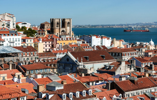 Care este capitala Portugaliei? 