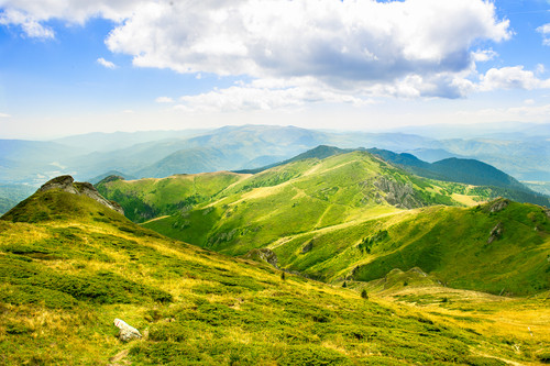 Care munti sunt  considerati cei mai batrani?