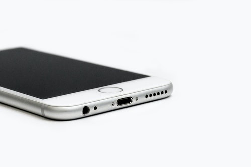 Iti uiti telefonul in taxi. Ce faci?