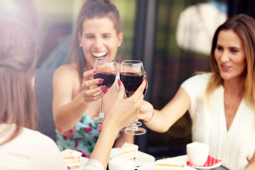La ce temperatura servesti vinul rosu?