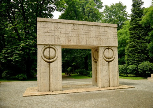 In ce oras poti vedea acest monument celebru in toata lumea?