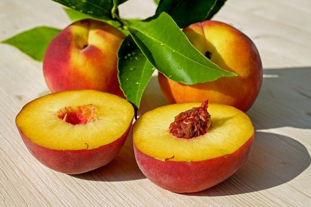 Cate calorii sunt in 100 gr de piersici?