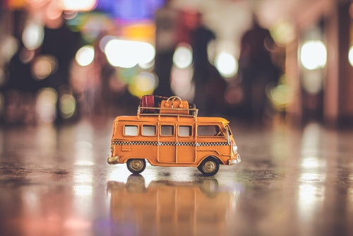 Circulatia pe banda rezervata transportului public de persoana este permisa: