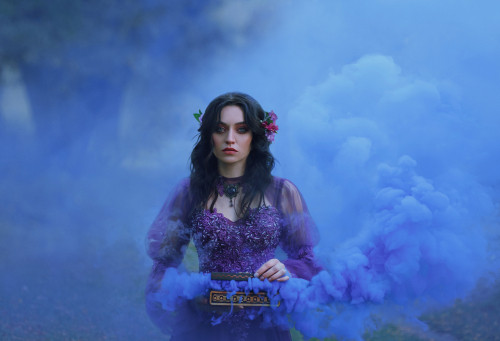 Pandora, stapana celebrei cutii din mitologia greaca, era sotia Prometeu. 