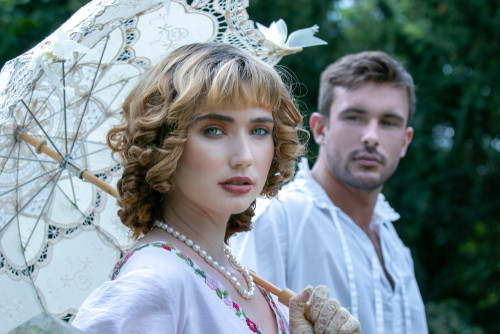 Jane Bennet se casatoreste cu George Wickham.