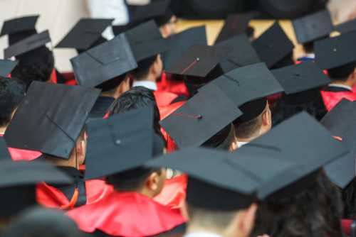Care dintre urmatoarele este o universitate de prestigiu a Angliei?