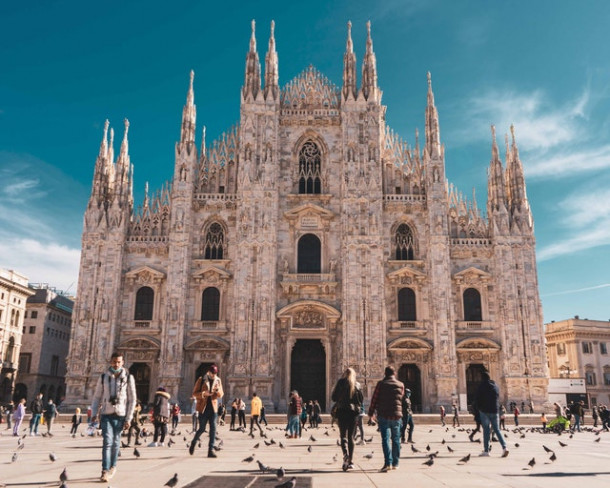 In ce oras din Italia se afla catedrala din imagine?