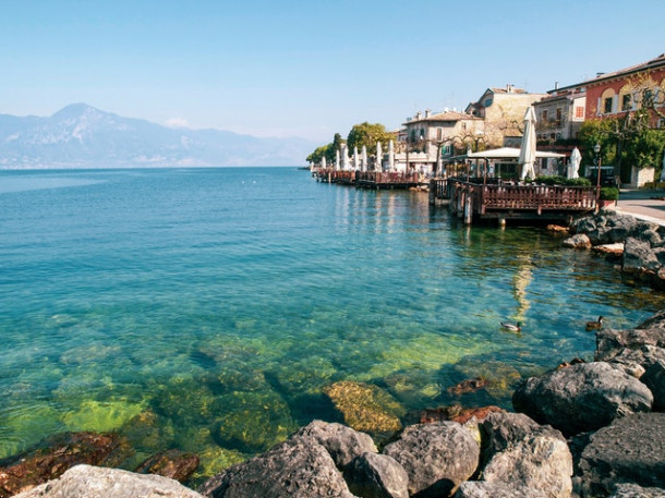 La ce mare are iesire Italia?