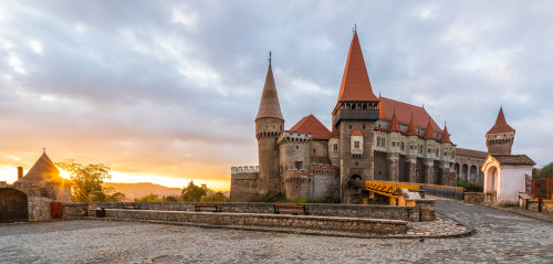 Ce castel este prezentat in imaginea de mai sus?