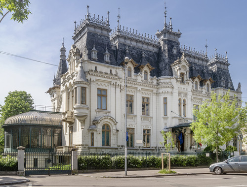 Ce castel este prezentat in imaginea de mai sus?