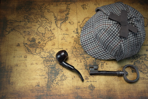 Care este personajul negativ din Sherlock Holmes?