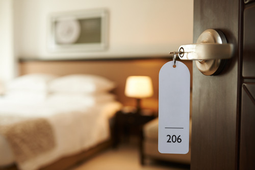 Care este forma de plural a cuvantului hotel?