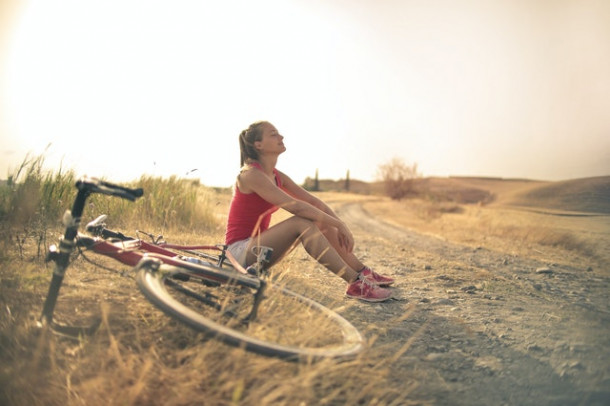 In propozitia MERGE PE BICICLETA, care este subiectul?
