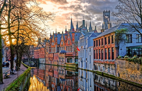 In ce tara se afla orasul Bruges?