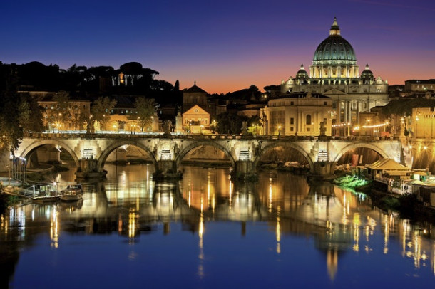 Ce fluviu traverseaza capitala Italiei?