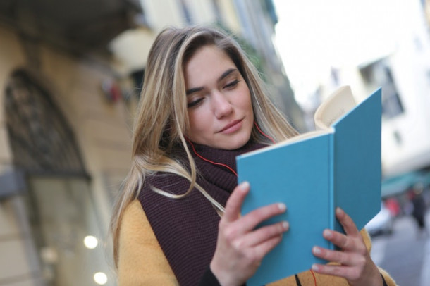 Adevarat sau Fals: Sistemul politic din Romania este republica semi-prezidentiala