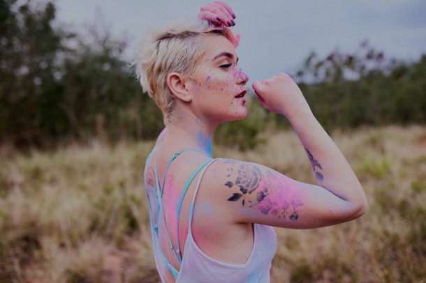 Alege o culoare care simbolizeaza viata ta.