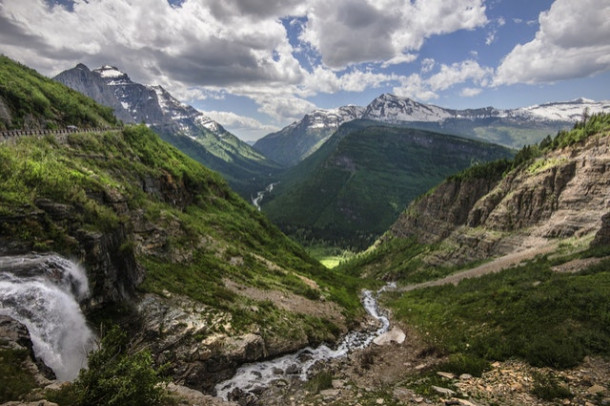 In ce zona a Romaniei se afla Castelul Peles?