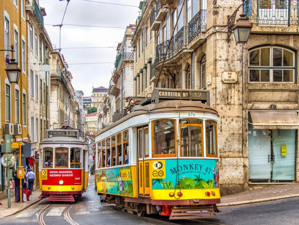 Care este capitala Portugaliei?