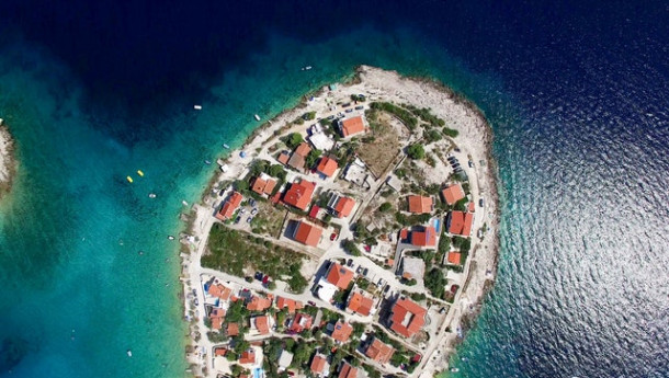 Care este cea mai mare peninsula Europeana?