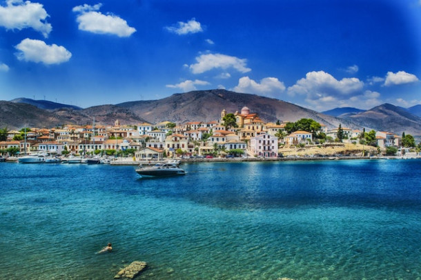 Care dintre urmatoarele tari au iesire la Marea Mediterana?