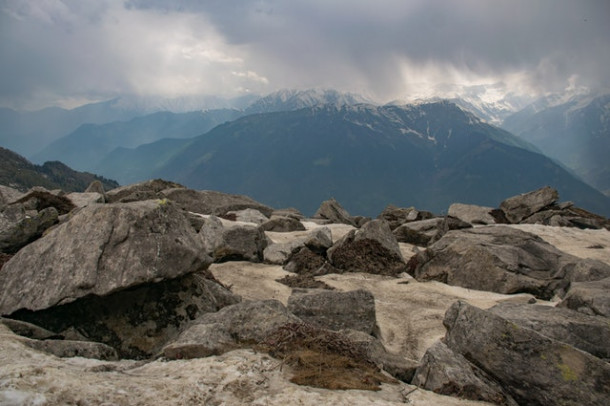 Cum se numeste procesul de sfaramare a unei roci?