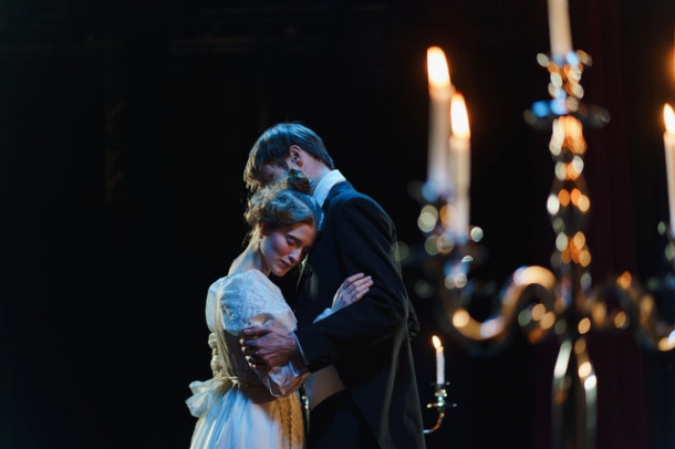 Cine a scris celebra piesa de teatru Romeo si Julieta?