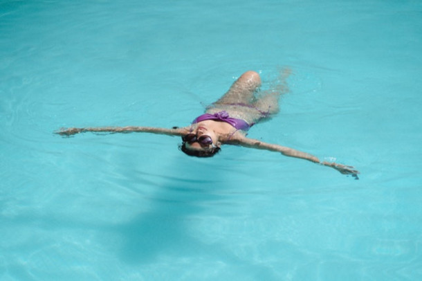 Ce element chimic este folosit la scara larga pentru a ucide bacteriilor din piscine?