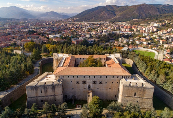 Care este resedinta judetului Hunedoara?