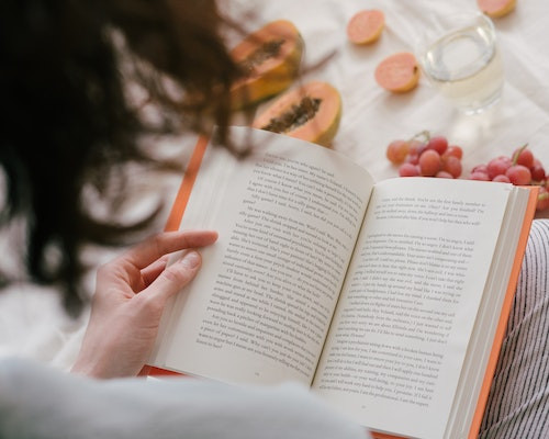 Primesti o carte cadou. Ce fel de carte ai prefera sa fie?