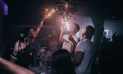 Cum te simti in situatii sociale aglomerate?