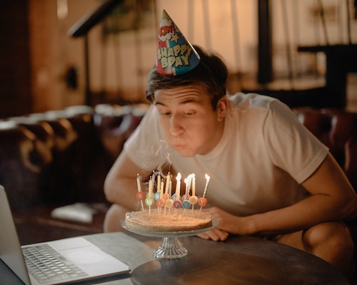 Care este diferenta de varsta dintre voi doi?