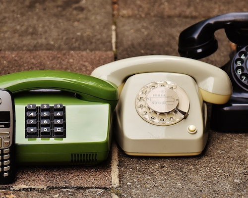 Cand a fost pus in functiune primul telefon?