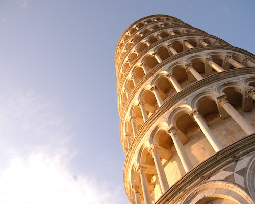 In ce an a inceput constructia Turnului din Pisa?