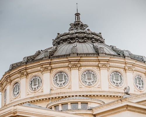 Dupa planurile carui arhitect a fost construit Ateneul Roman in perioada 1886-1888?