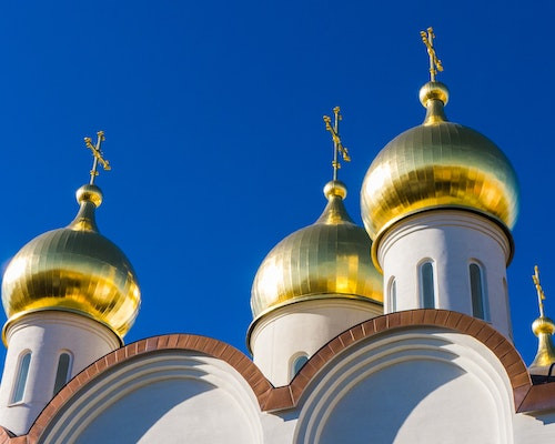 Care domnitor a construit cele mai multe manastiri?