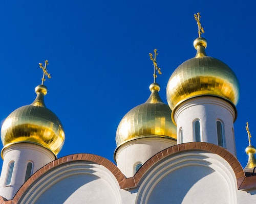 Care domnitor a construit cele mai multe manastiri?