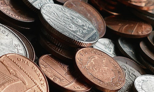 Ai imprumutat pe cineva cu o suma de bani. Cum ii ceri inapoi?