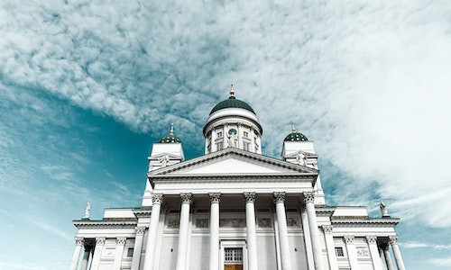 In ce an a avut loc Conferinta pentru pace si securitate de la Helsinki?