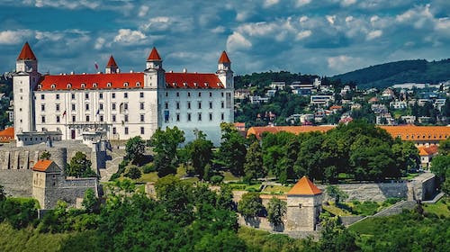 Care este capitala Slovaciei?