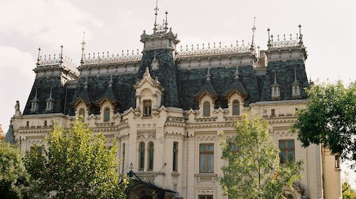 Care este capitala Romaniei?