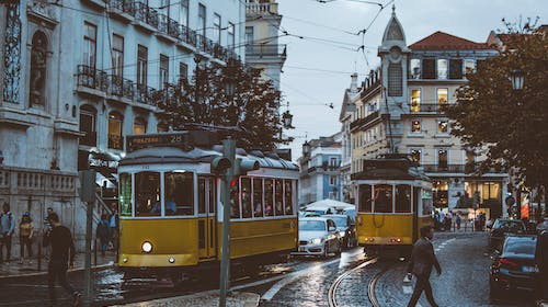 Care este capitala Portugaliei?