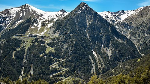 Care este capitala Andorrei?