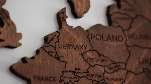 In ce an a intrat Romania in Uniunea Europeana?