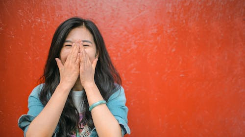 Cat de important este simtul umorului intr-un partener?