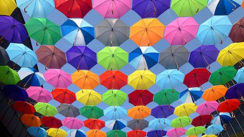 Ce culoare asociezi cu anul 2023?