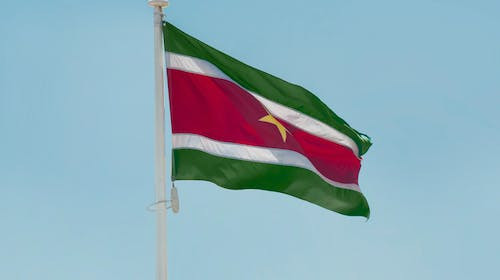Ce capitala are Surinam?