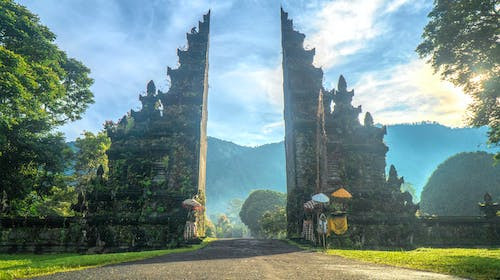 Care este capitala Indoneziei?