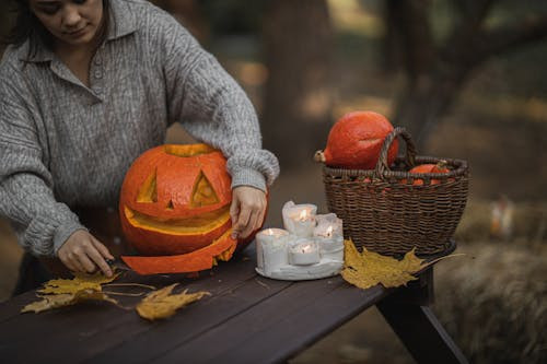 In ce cultura se afla radacinile sarbatorii Halloween? 